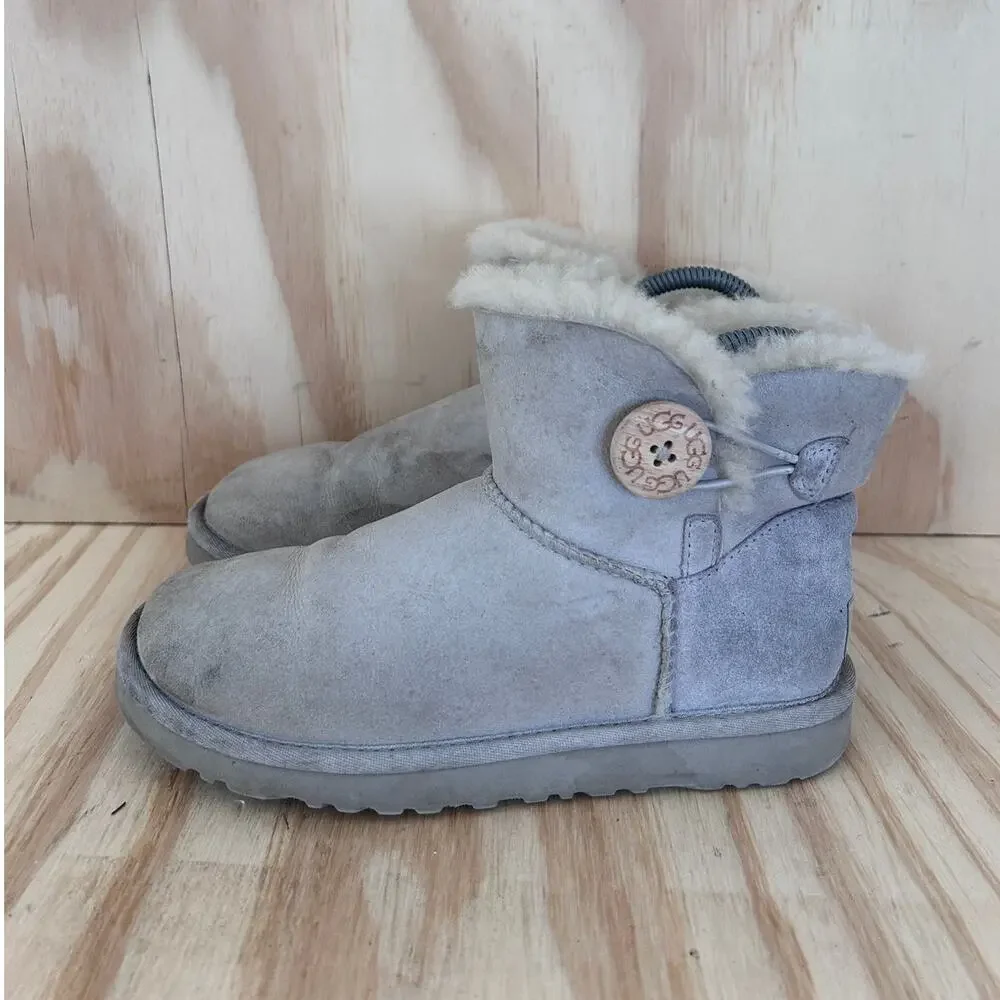 UGG Australia - Classic Mini Bailey Button -Boots -Gray - Women's - 5 - S/N 3352